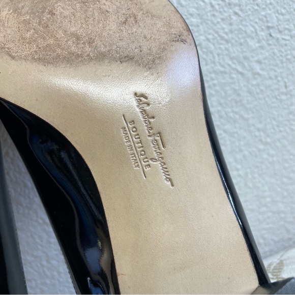 Salvatore Ferragamo Patent Leather Bow Open-toe Slides 8B - Picture 8 of 9